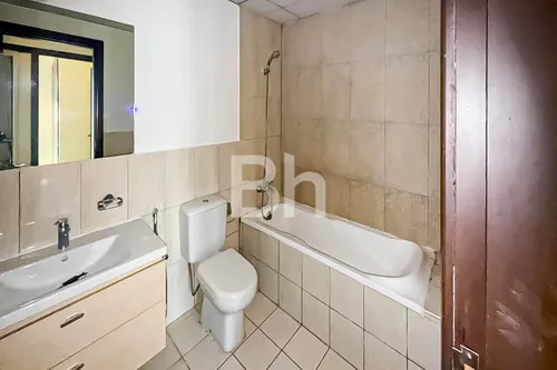 2 Bedrooms Apartment in Autumn