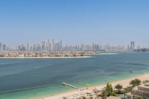 3 Bedrooms Apartment in Balqis Residences