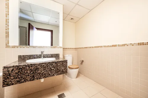 2 Bedrooms Apartment in Bahar 1