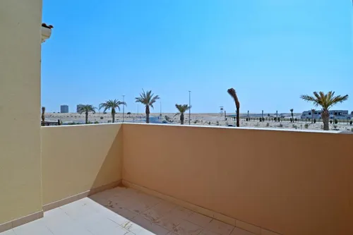 4 Bedrooms Villa in Mira 2