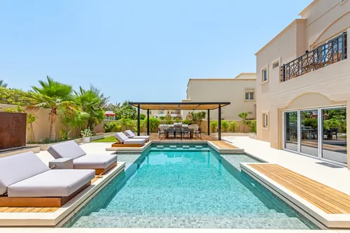 4 Bedrooms Villa in Al Mahra