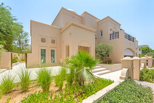 4 Bedrooms Villa in Al Mahra