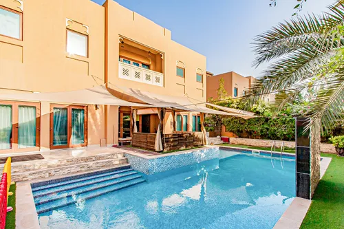 3 Bedrooms Villa in Dubai Style