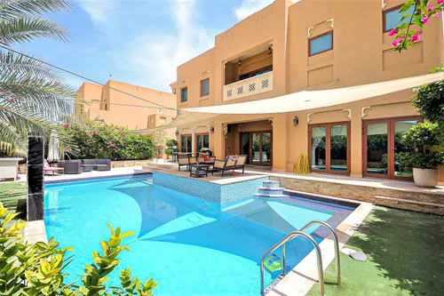 3 Bedrooms Villa in Dubai Style