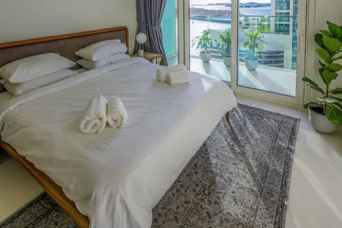 2 Bedrooms Apartment in Sunrise Bay Tower 2