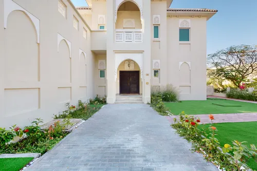 4 Bedrooms Villa in Quortaj