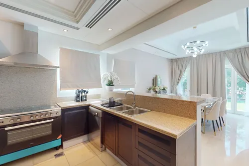 4 Bedrooms Villa in Quortaj