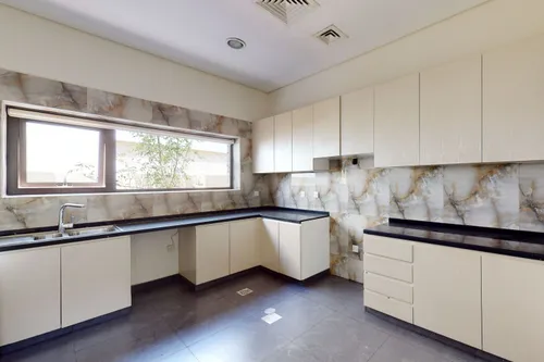 5 Bedrooms Villa in Silver Springs 2