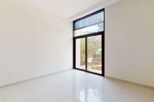 5 Bedrooms Villa in Silver Springs 2