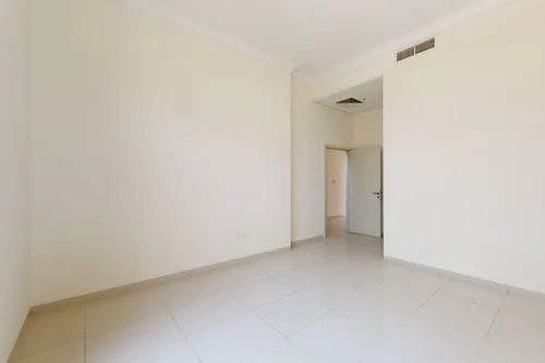 5 Bedrooms Villa in Silver Springs 2