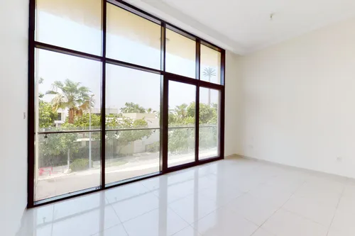 5 Bedrooms Villa in Silver Springs 2