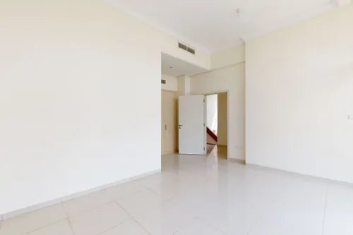 5 Bedrooms Villa in Silver Springs 2