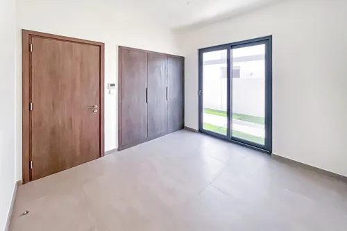 4 Bedrooms Villa in Elan