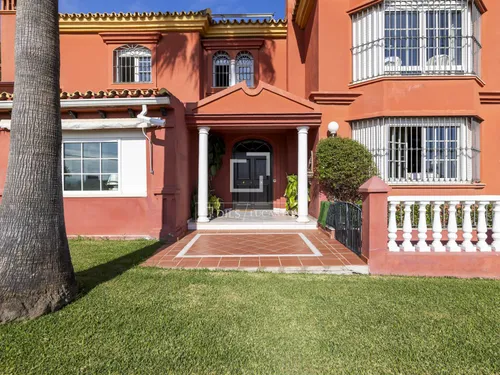 6 Bedrooms House / Villa in Calle del Viñedo