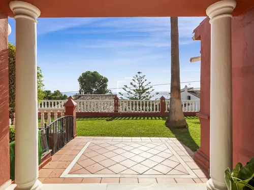 6 Bedrooms House / Villa in Calle del Viñedo