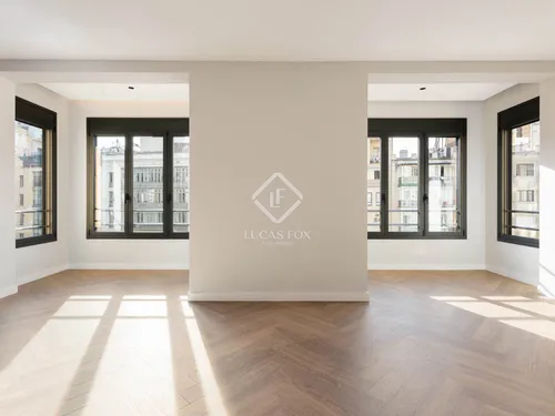 3 Bedrooms Apartment in Gran Via de les Corts Catalanes