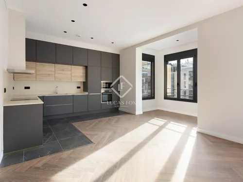 3 Bedrooms Apartment in Gran Via de les Corts Catalanes