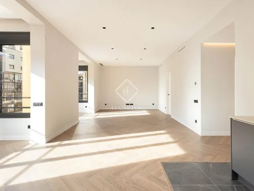 3 Bedrooms Apartment in Gran Via de les Corts Catalanes