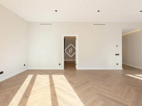3 Bedrooms Apartment in Gran Via de les Corts Catalanes