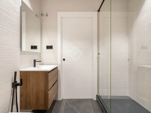 3 Bedrooms Apartment in Gran Via de les Corts Catalanes