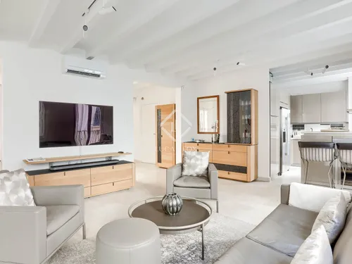 2 Bedrooms Apartment in carrer d'en Morei