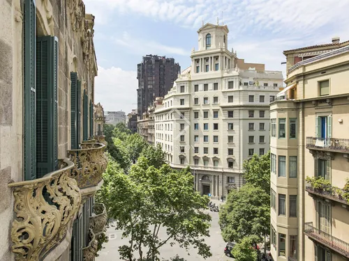 4 Bedrooms Apartment in Pau Claris