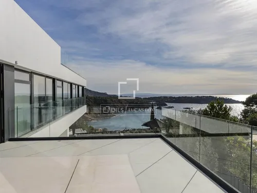 4 Bedrooms House / Villa in CL CAP NEGRET-VISTA ALEGRE