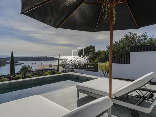 4 Bedrooms House / Villa in CL CAP NEGRET-VISTA ALEGRE