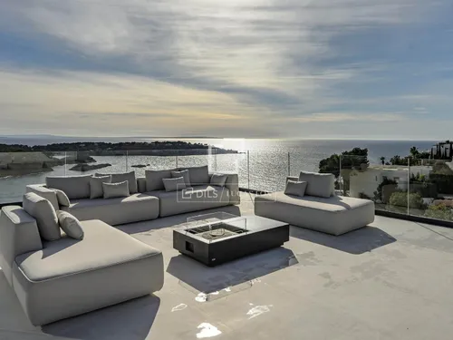 4 Bedrooms House / Villa in CL CAP NEGRET-VISTA ALEGRE