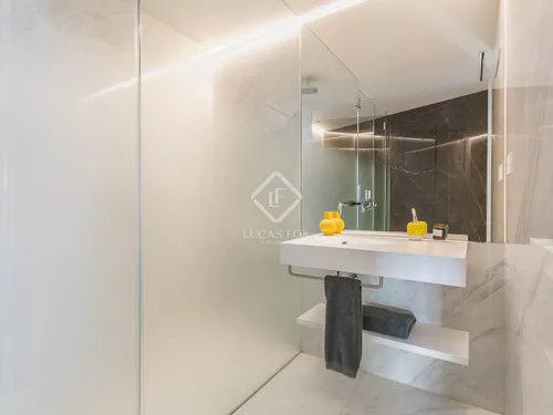 3 Bedrooms Apartment in Rambla Prim