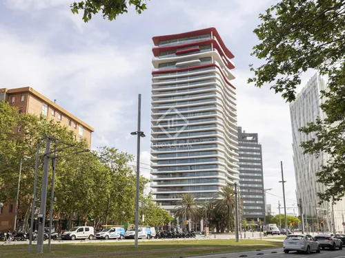 3 Bedrooms Apartment in Rambla Prim