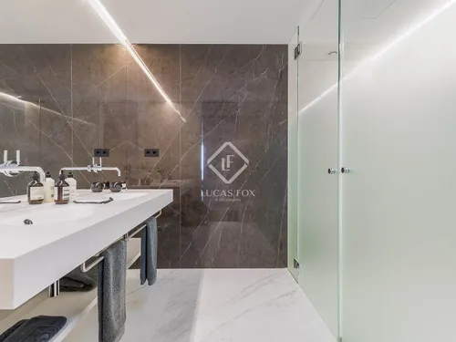 3 Bedrooms Apartment in Rambla Prim