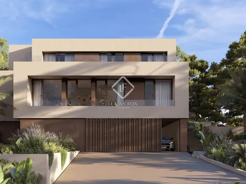 4 Bedrooms House / Villa in carrer isabel la catholica