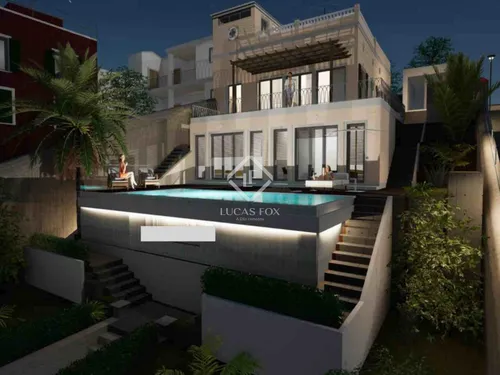 4 Bedrooms House / Villa in Calle josep de Villalonga