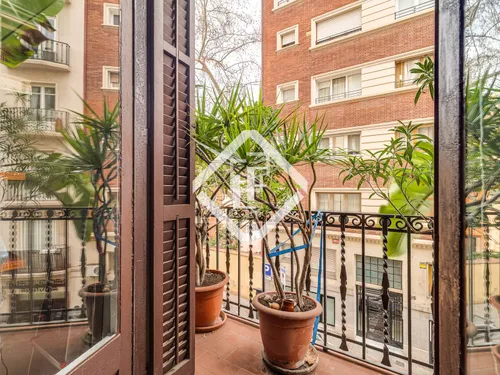 5 Bedrooms Apartment in Madrazo