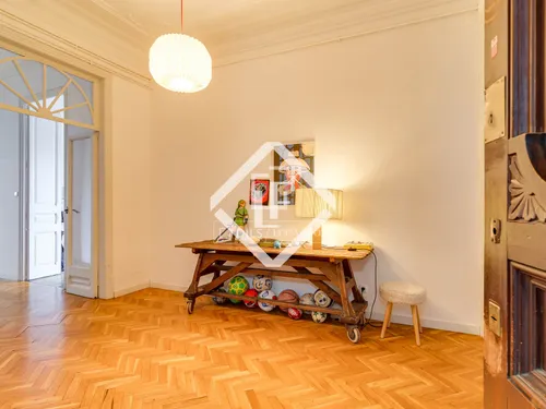 5 Bedrooms Apartment in Madrazo