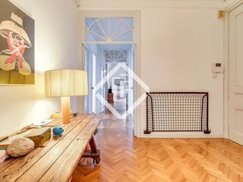 5 Bedrooms Apartment in Madrazo