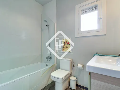 5 Bedrooms Apartment in Madrazo