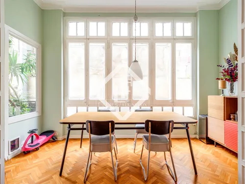 5 Bedrooms Apartment in Madrazo