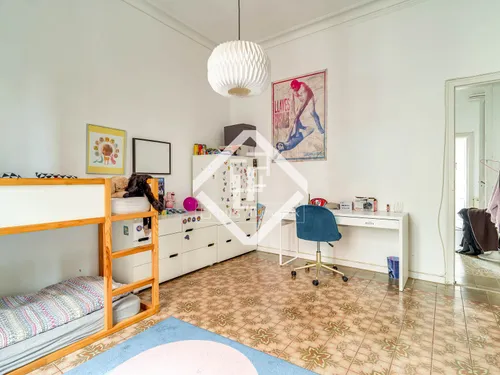 5 Bedrooms Apartment in Madrazo