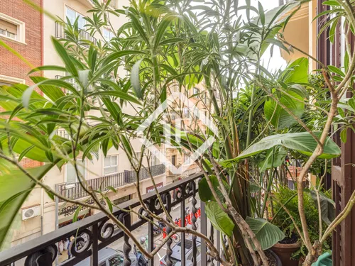 5 Bedrooms Apartment in Madrazo