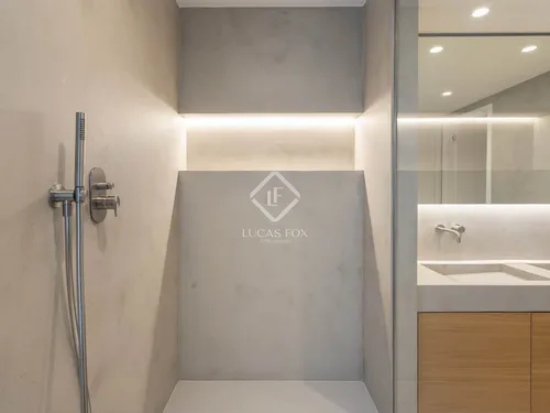 5 Bedrooms Apartment in Doctor Roux