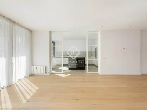 5 Bedrooms Apartment in Doctor Roux