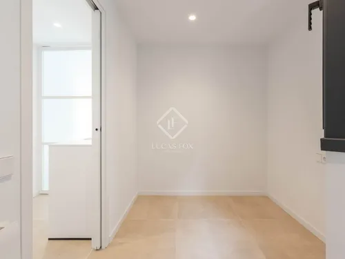 5 Bedrooms Apartment in Doctor Roux