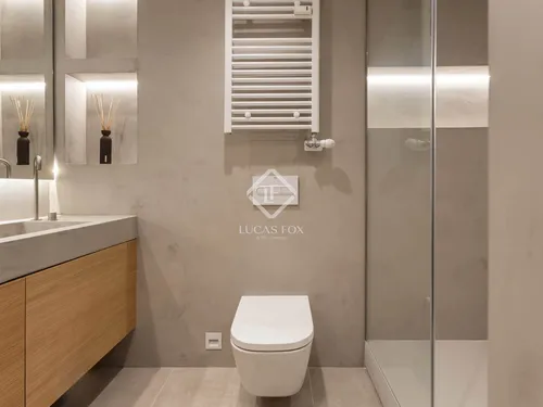 5 Bedrooms Apartment in Doctor Roux