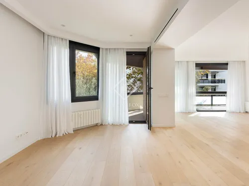 5 Bedrooms Apartment in Doctor Roux