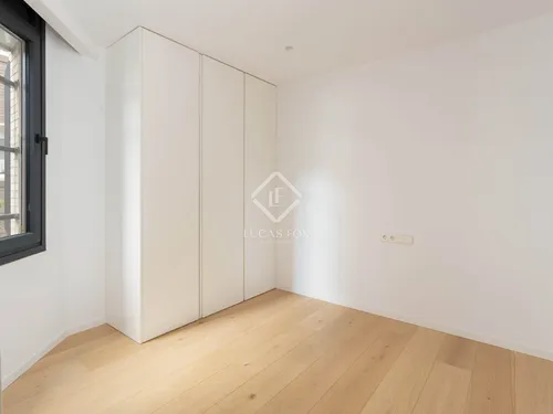 5 Bedrooms Apartment in Doctor Roux