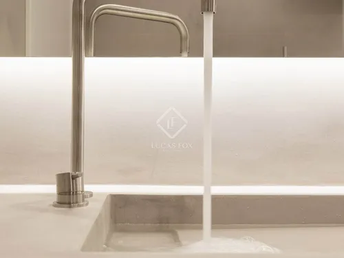 5 Bedrooms Apartment in Doctor Roux