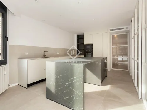 5 Bedrooms Apartment in Doctor Roux