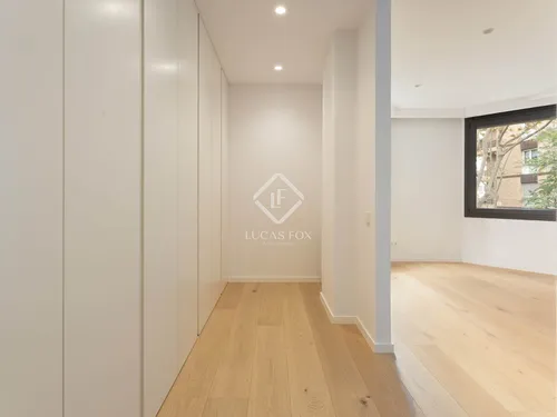 5 Bedrooms Apartment in Doctor Roux